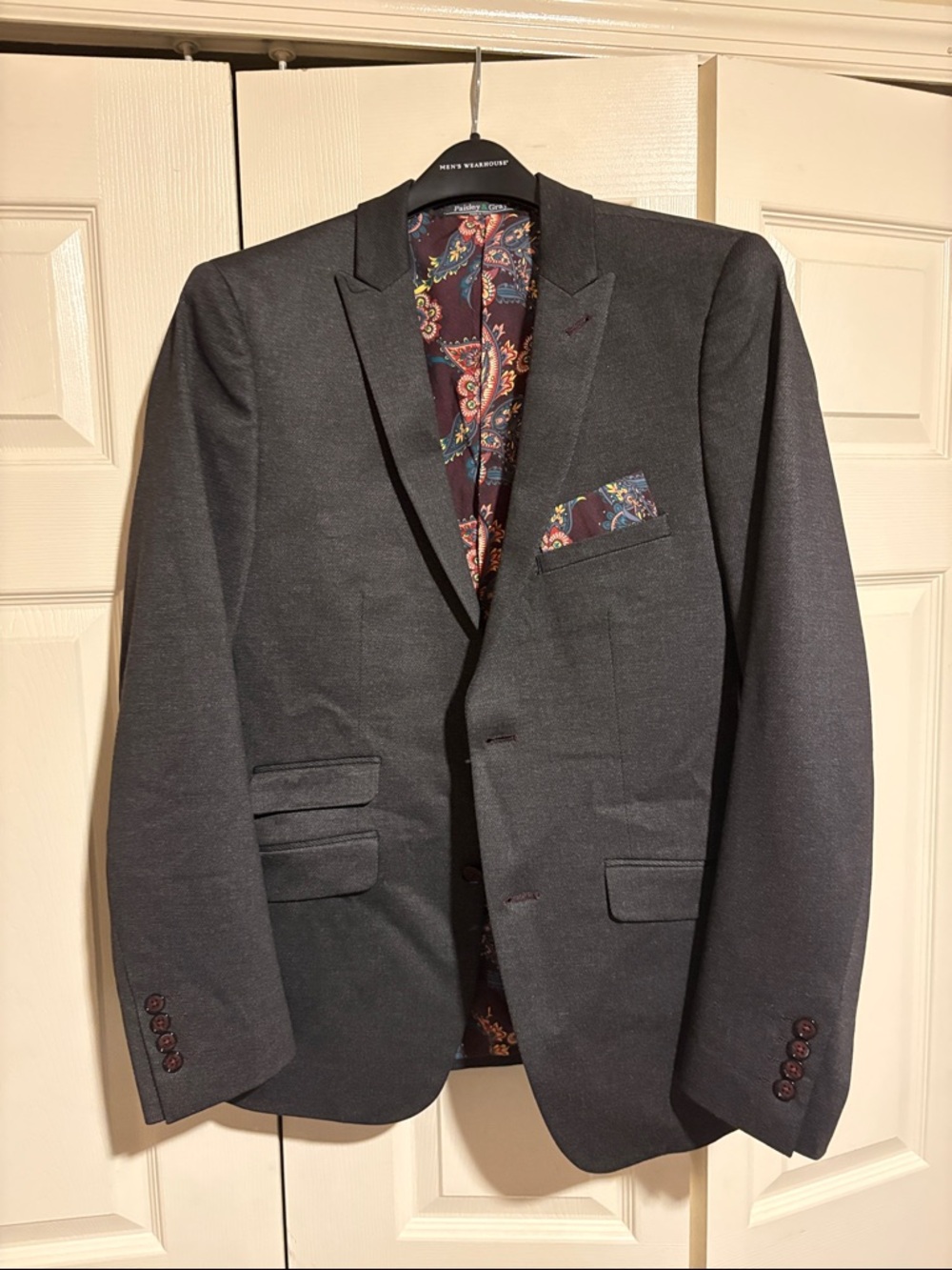 Paisley & Gray Charcoal Blazer with Paisley Lining and Pocket Square